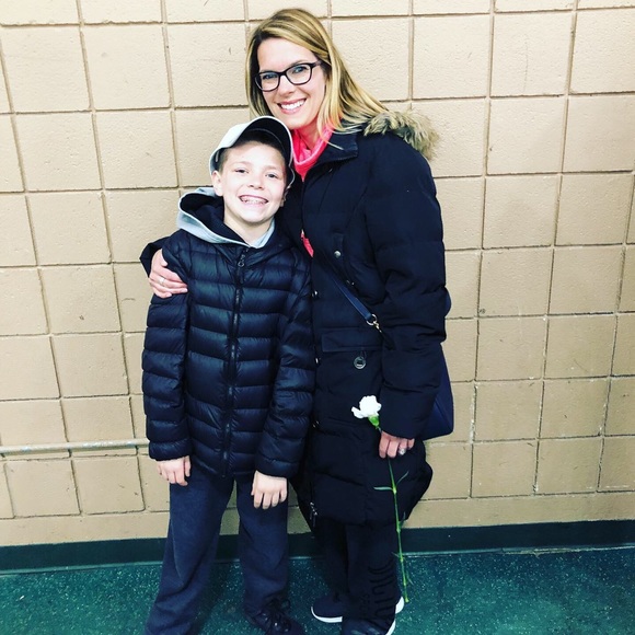 Meet your posher - Picture 2 of 3